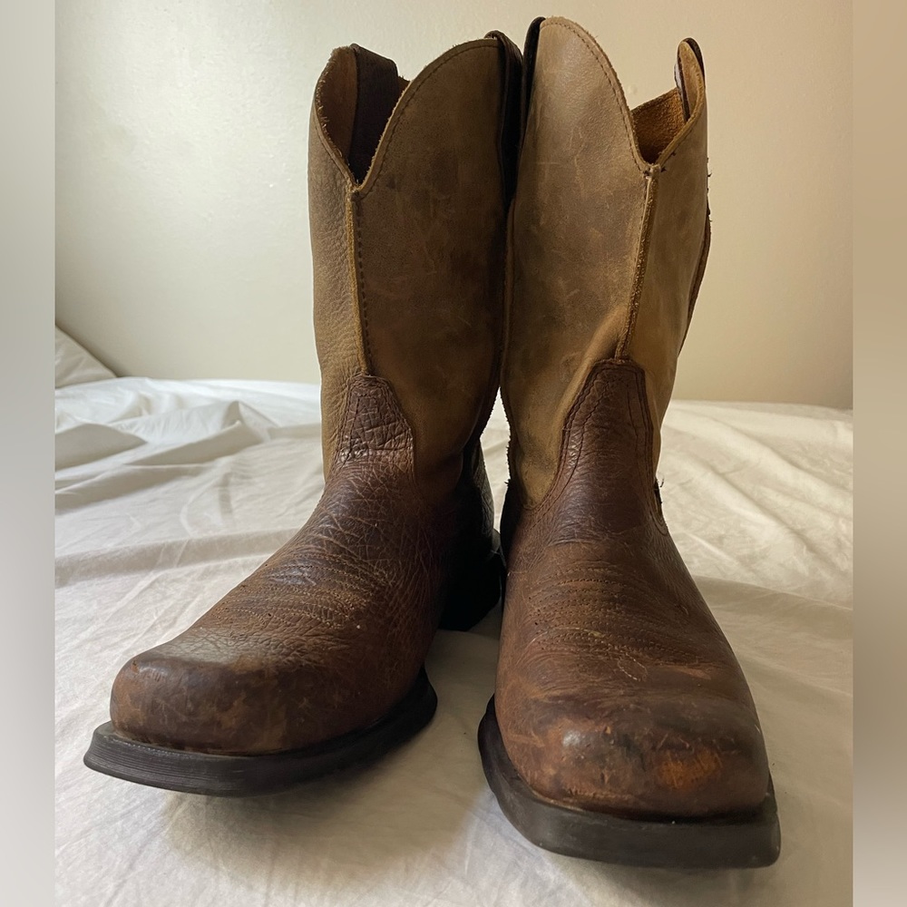 Ariat Rambler Western Boots Wide Square toe cowboy boot distressed vintage retro